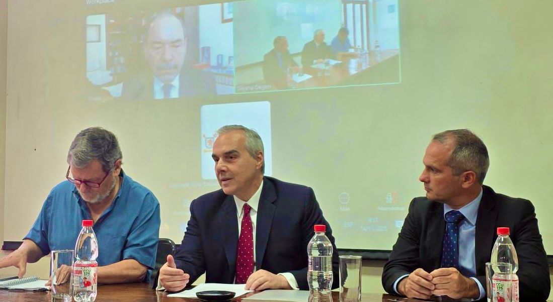 ESAGU participa de Seminário Internacional em Santiago às vésperas da eleição presidencial do Chile